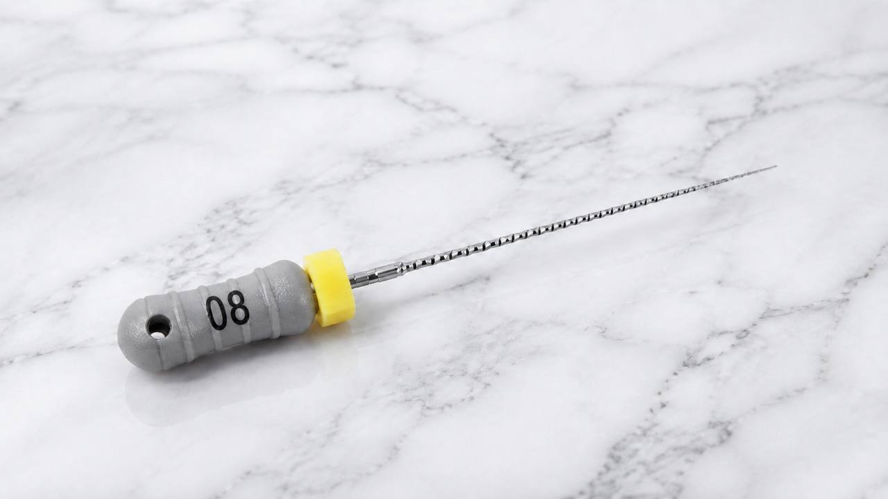歯を残すための根管治療――石灰化した根管に挑む「C+ファイル」